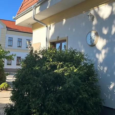 B&B Kuruc Panzio Kossuth Utca 25e Tarpa