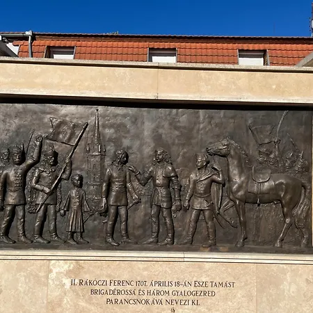 Bed & Breakfast Kuruc Panzio Kossuth Utca 25e Tarpa