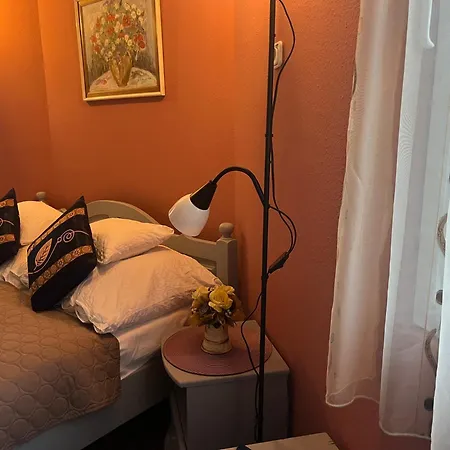 Kuruc Panzio Kossuth Utca 25e Tarpa