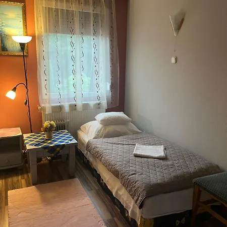 Kuruc Panzio Kossuth Utca 25e