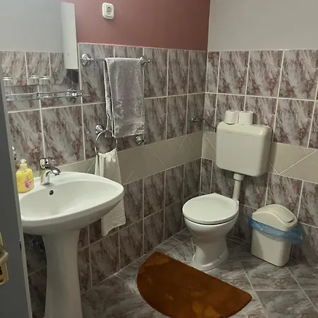 Kuruc Panzio Kossuth Utca 25e B&B