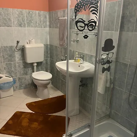 Kuruc Panzio Kossuth Utca 25e 3* Tarpa