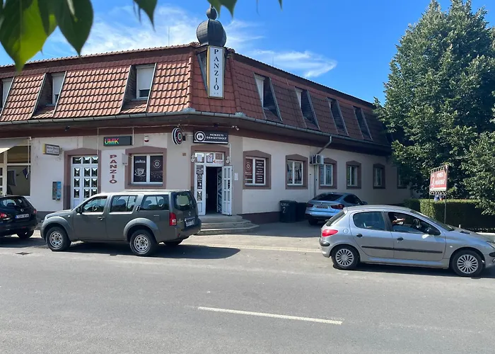 Kuruc Panzio Kossuth Utca 25e 3* Tarpa