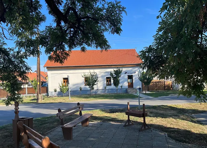 Kuruc Panzio Kossuth Utca 25e Отель типа 