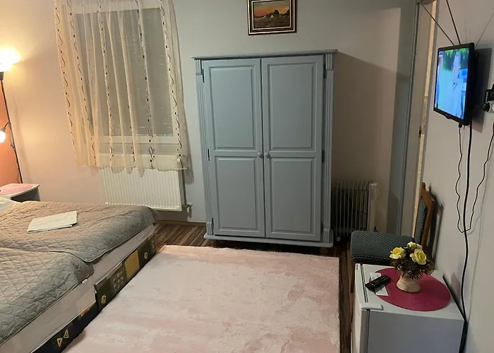 Kuruc Panzio Kossuth Utca 25e